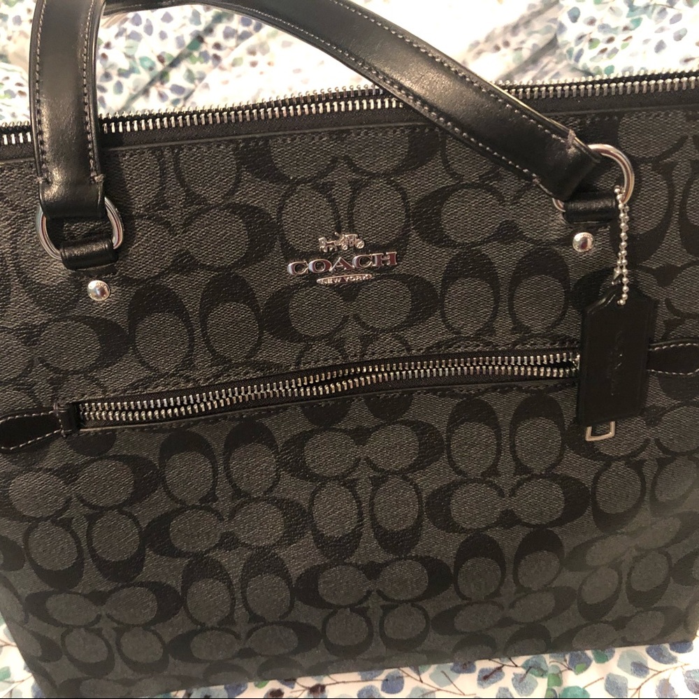 Black everyday purse that’s super cool